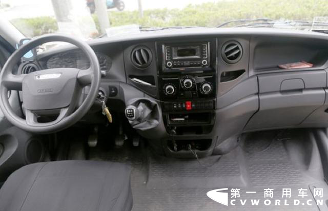 依維柯7.png 依維柯7.png