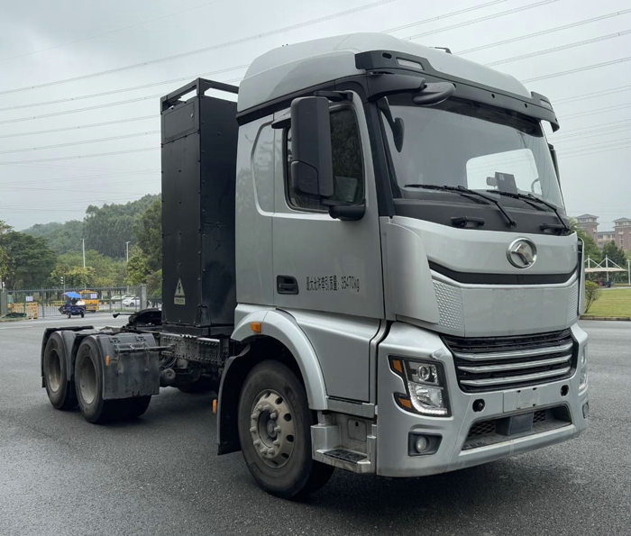 廈門金龍純電動(dòng)半掛牽引車.jpg 廈門金龍純電動(dòng)半掛牽引車.jpg