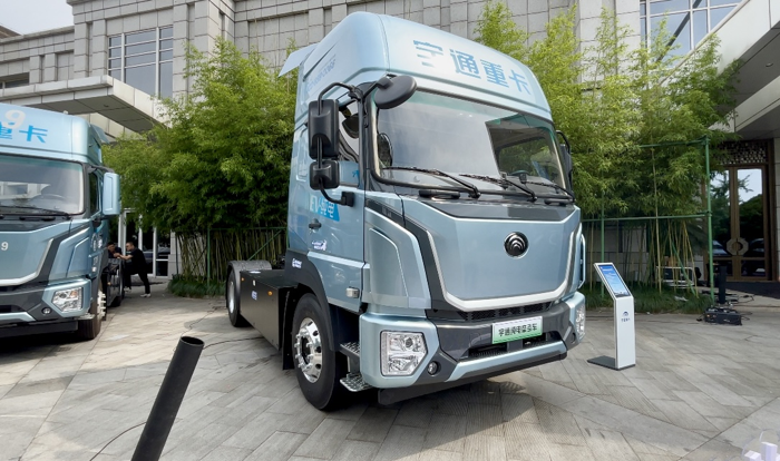 測(cè)評(píng)宇通T400 4×2港口牽引車2.png