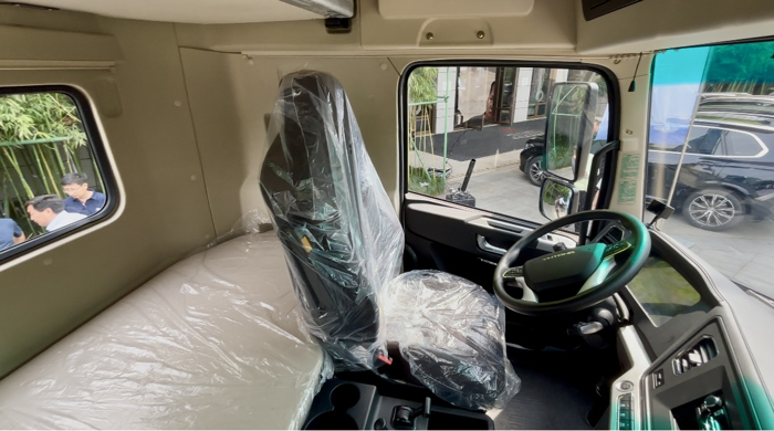 測(cè)評(píng)宇通T400 4×2港口牽引車4.png