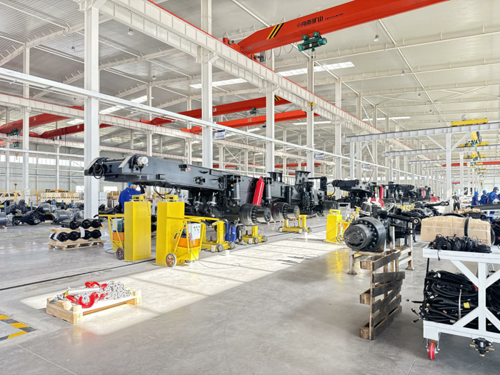 銥鉬科技千臺產能烏海新工廠落成，兩百噸級礦用卡車EM186H批量投產2.png