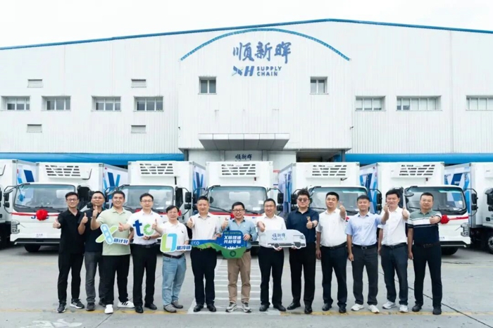 百臺(tái)江淮新能源定制冷藏車交付順新暉7.jpg