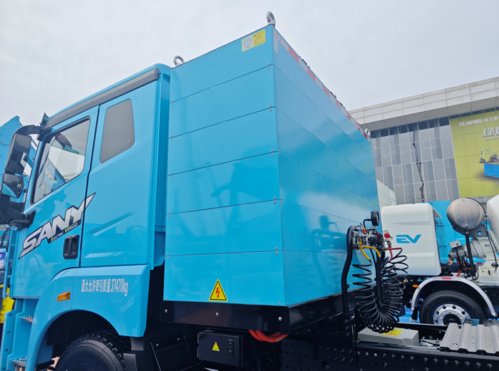 高效運(yùn)輸就看三一江山這款電動(dòng)重卡3.png