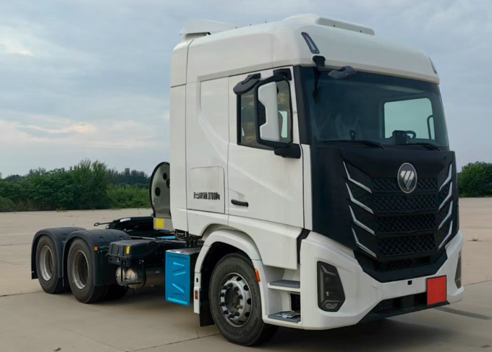 歐曼危險品半掛牽引車,搭載康明斯A15N氣體機,最大630馬力.jpg 歐曼危險品半掛牽引車,搭載康明斯A15N氣體機,最大630馬力.jpg