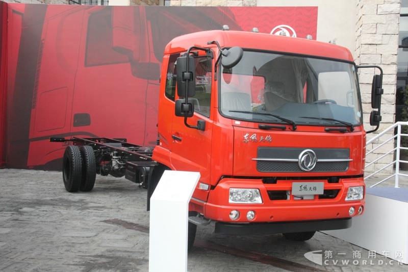 東風天龍4X2載貨車