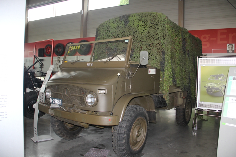 1955年生產的烏尼莫克404系列越野軍用卡車，當時被德國和其他歐洲國家軍方大量采購