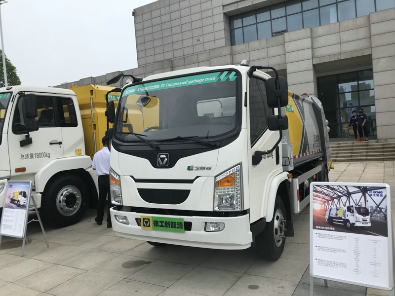徐工E300 8T壓縮式垃圾車
