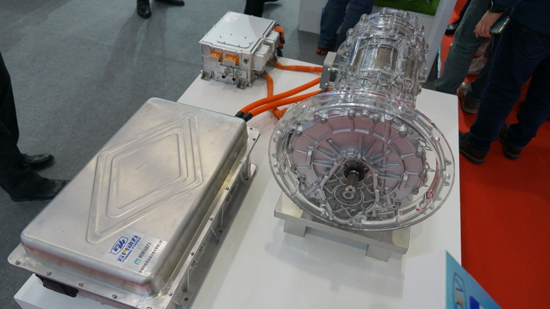 云內(nèi)動力DH45復合動力分流深混動力總成