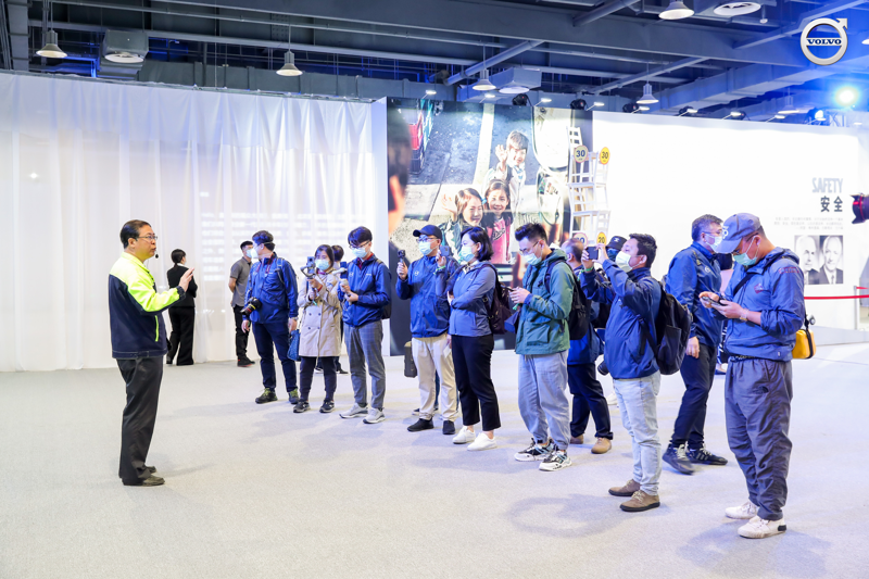 沃爾沃卡車中國 培訓總監 張劍先生 為大家做技術講解