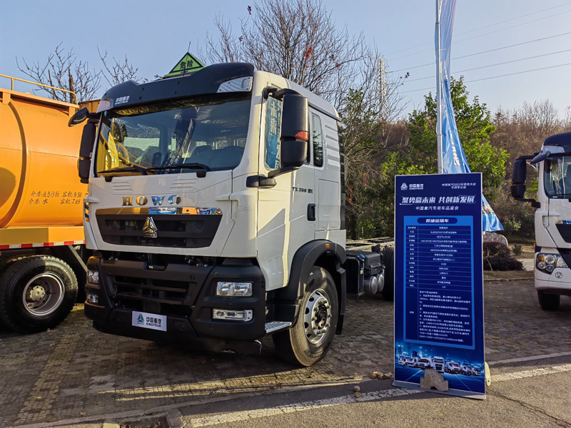 重汽豪沃TX原油運輸車