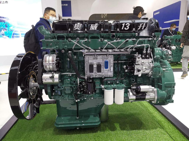 解放奧威13升560馬力柴油機