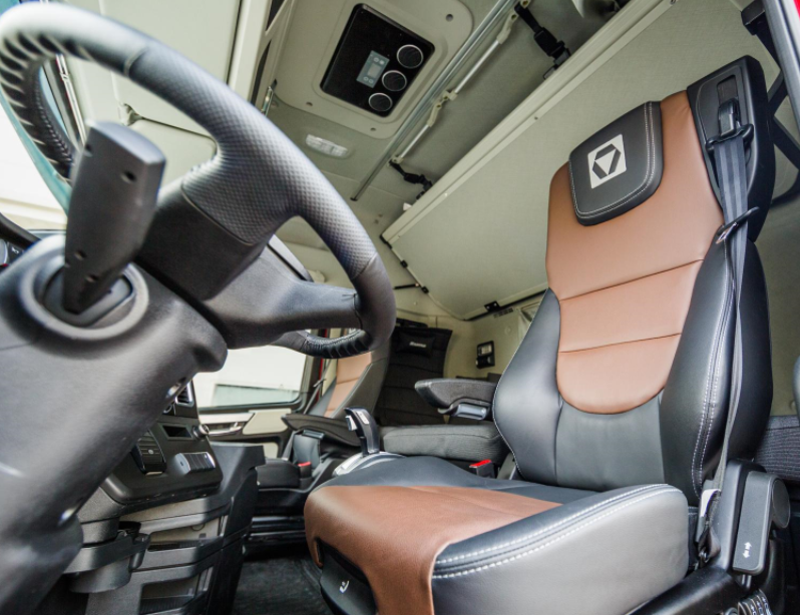 徐工漢風P9內(nèi)飾，豪華舒適，人性化設計很貼心