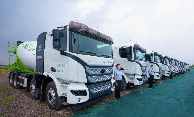 為支撐未來5~10年的發展，宇通將把新能源商用車的研發、制造、核心零部件的布局一次性規劃到位。宇通新能源商用車基地項目位于經開區宇龍街附近，占地面積2622畝，計劃總投資85億，包括新能源重卡、新能源中卡、新能源輕卡等整車產能，新能源車橋等關鍵零部件，以及新能源商用車研發中心等。